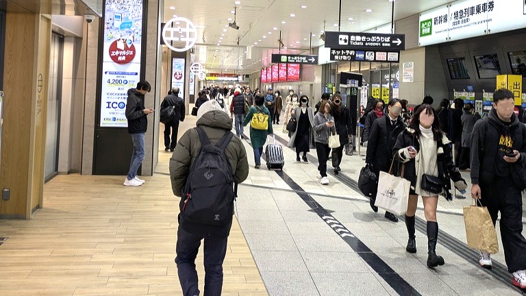 新大阪駅　御堂筋線　乗換　通路