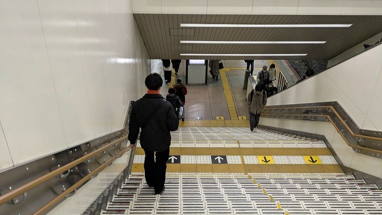 天王寺駅　17・18番線　階段